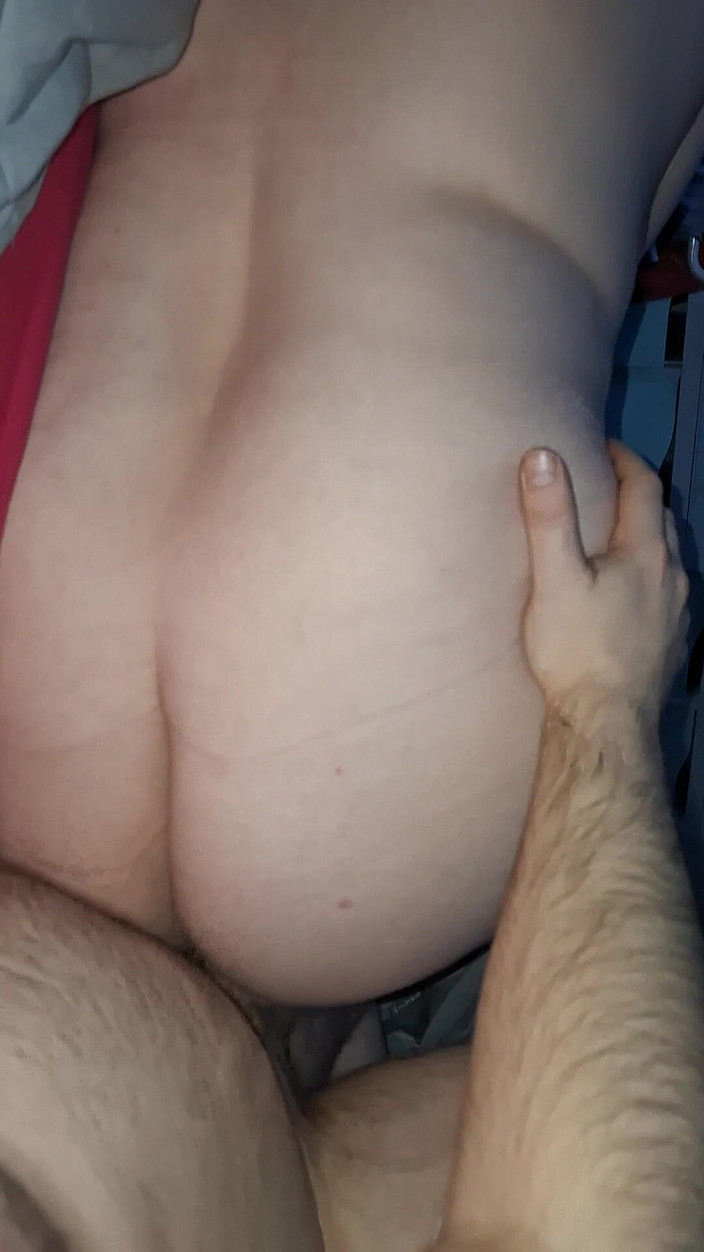 Hersecretlover: 내 안에 깊숙이 사정할 때까지 뒤에서 따먹어