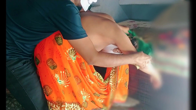 Rakul008: 足を振る潮吹きオーガズム.インドのBhabhi Beboの初めて、彼女の夫とSuhaagraat.立っているクソインドの大きな尻の妻