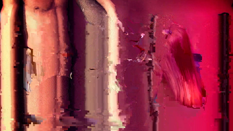 Very hot hardcore: Hnědovlasá kráska se baví u maškarní