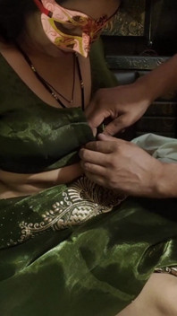 Aku fingering pantat kakak ipar india yang lagi sange berat!