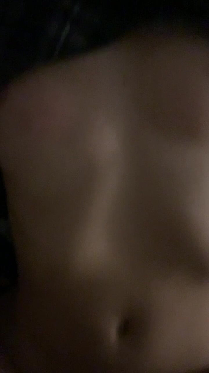 Indo Girl: Jugando en casa cuando estás solo