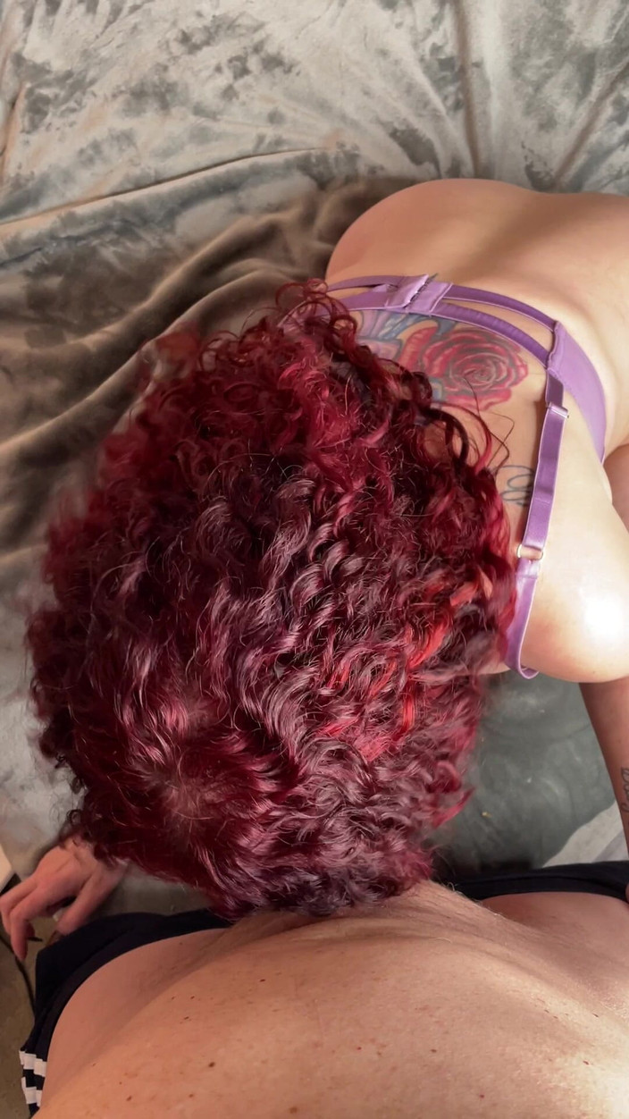 Kiki Daire MILFLand: Îți imaginezi pula ta pe care o iau în gura mea?