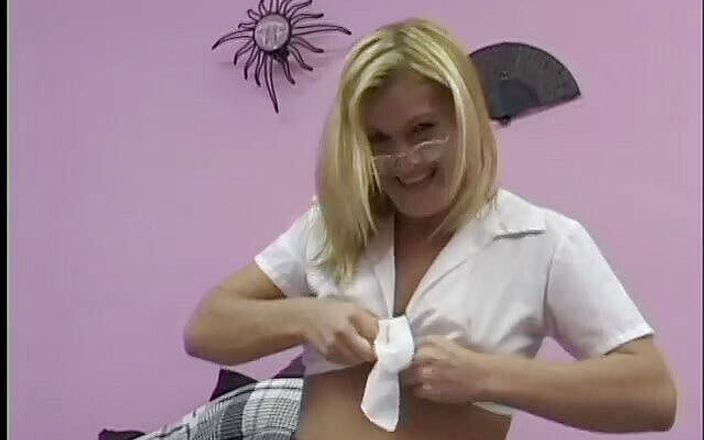 Masturbation Porn: Blonde with glasses fucking her hole with toy