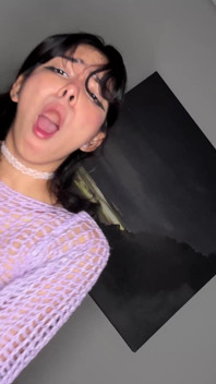 Petite Cindy consigue un creampie en primer plano