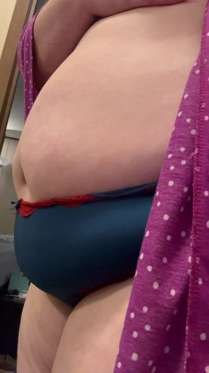 BellaBlast: Cherry Bomb Giantess Osuruk Hakimiyeti