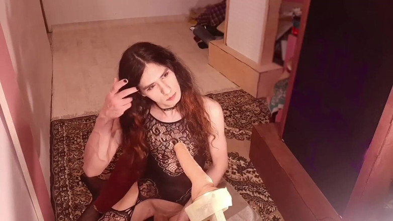 DiiVampy: Diivampy yang tidak berpenalam menghisap batang awak untuk 20 minit