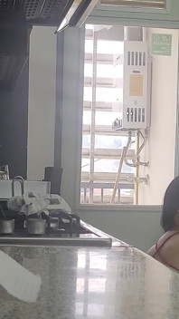 贪得无厌的胖美女继母，只是慢动作中的粉丝