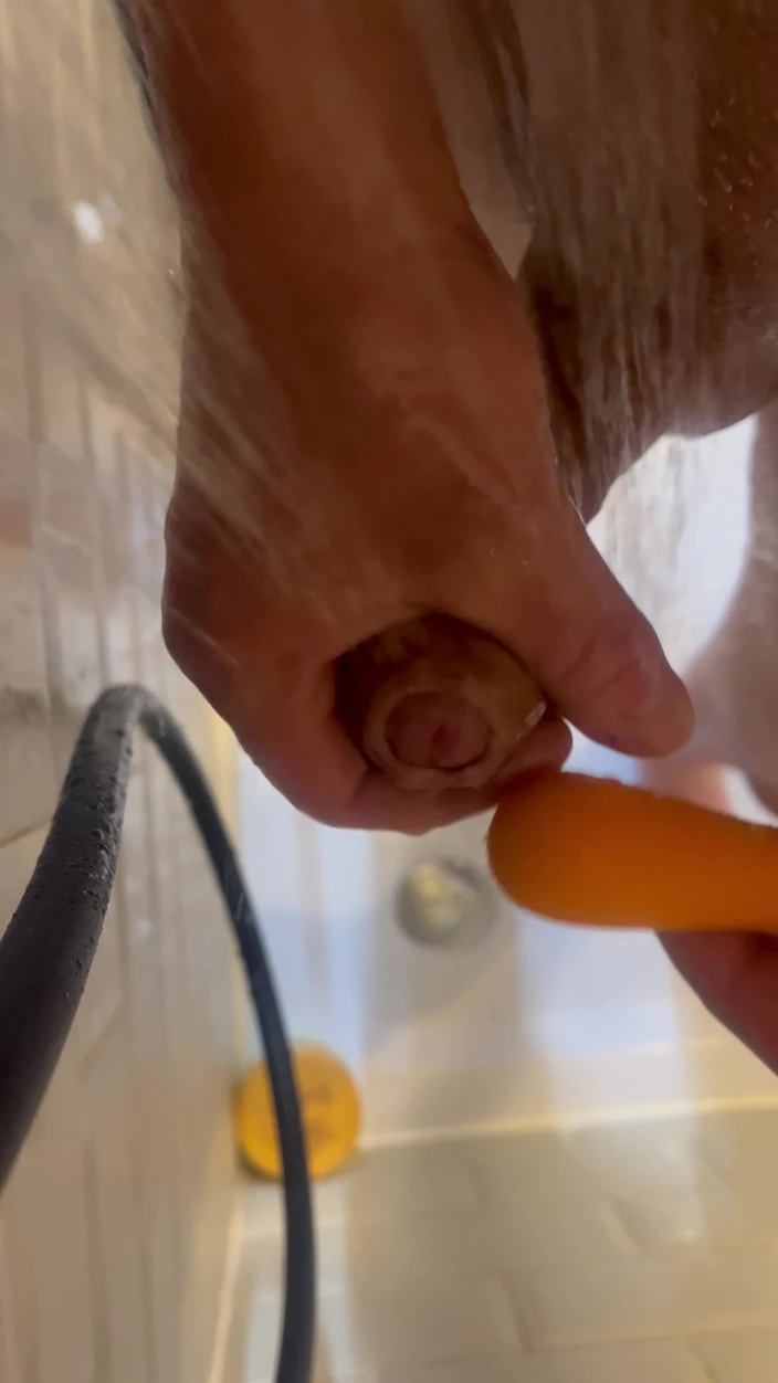 LustLogan: Goteando mojado y viene duro