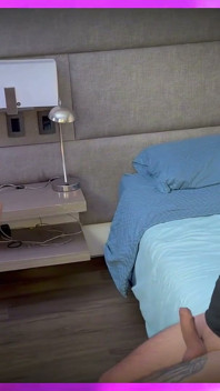 Próbuję Pomóc Mojej Szwagierce Naprawić Lampę, a Kończy Się Na Tym, Że Ją Pieprzym I Ssę Jej Wielkie Piersi