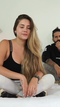 Sarta Blonde का इंटरव्यू चरमसुख में समाप्त होता है