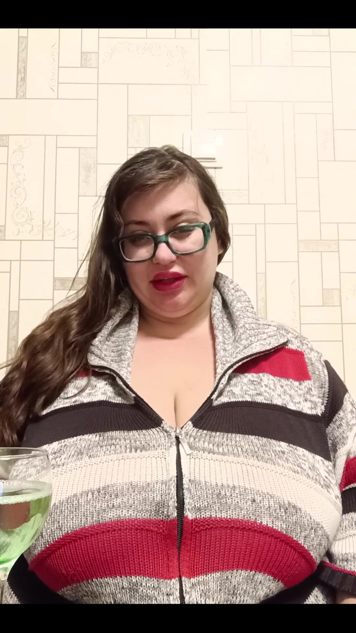 Nina Doll: Ti piacciono le grandi tette?