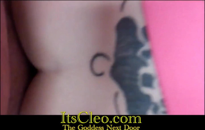 Cleo: คลีโอกลืนน้ำควยในห้องเก็บเสื้อผ้า!!