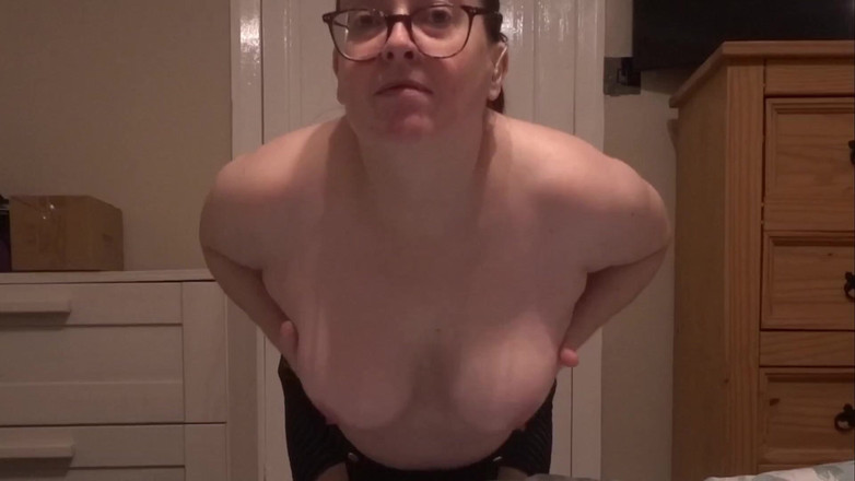 Littlevixen: Seksi sekreter soyunuyor