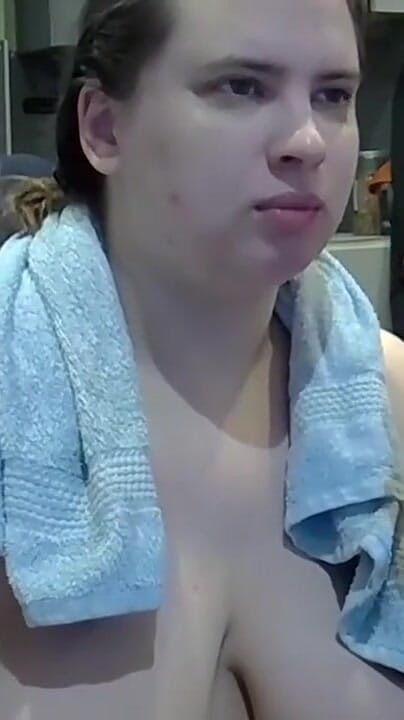 3LINDSEY3: Tits, Belly, Smoking Vape
