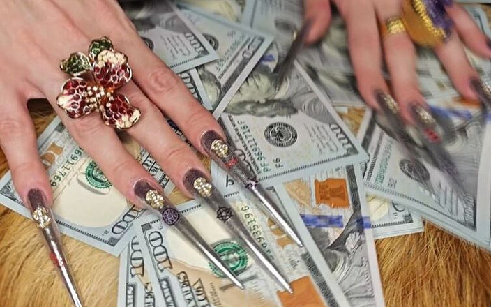 Princess18_: Unghie a spillo estremamente lunghe e stivali di pelle adorazione