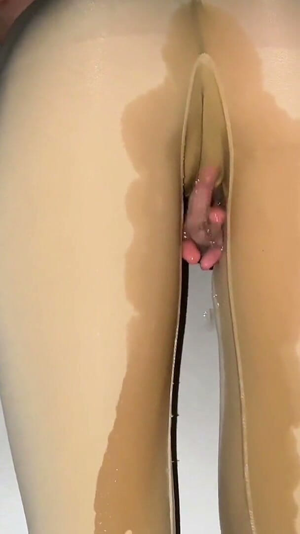 Squirt senza sosta: il primo video senza pause per masturbarsi (Carolina Jade) Non-stop Squirt: First Video Without a Pause for Jerking off (Carolina jade)