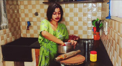 Priyanka_David: キッチンでデヴァルに犯されたナイティディのホットなインド人バービ