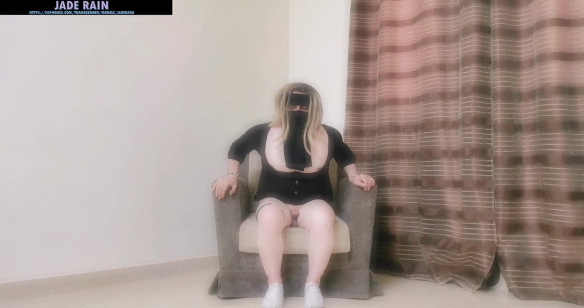 Jade Rain: Plugged white ass desperat efter riktig kuk