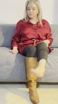 Empress Bella Sadic Humiliating with Boots