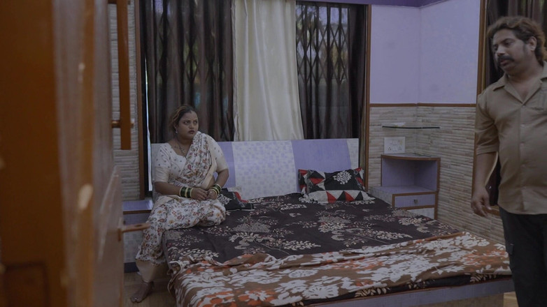 desigoldtv: 女主人开始感到发痒，仆人把水从她的阴道里射出来