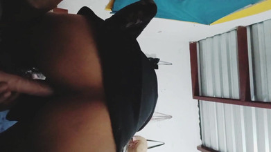 Skinnydanie21: Bermain bersendirian dengan pepek kecil saya