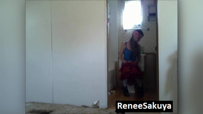 Renee Sakuya: 오줌 싸기