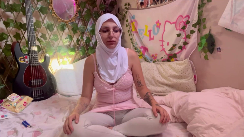 lanalovacutie: Yoga-in-hijab-day-15
