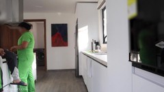 Time traveler: 巨大なおっぱいを持つメイド