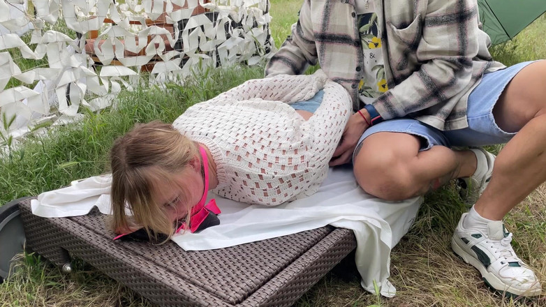 HotPrincessUA: Blondie schwytana: usta zakneblowane i łaskotane