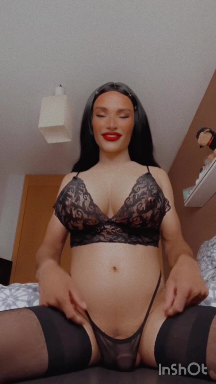Sissy Slut Brianna: Я очень медленно показываю тебе свои большие сиськи