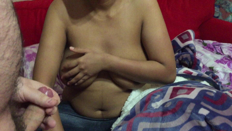 Megacute9999: インドネシアの少女が初めてビデオでフィニッシュを口に含んで披露