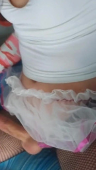 Sborrata fuori nel mio vestito da cameriera sexy girato da sotto