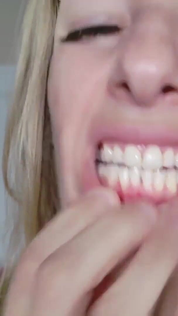 Savory Flossing Uvula and Mouth Tour Gum Stretching Sense (Victoria lotus)