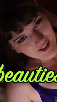 Video musicale con grandi tette