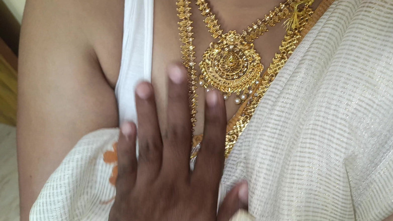 Pushpa studio: Menjilat memek romantis hot selingkuh