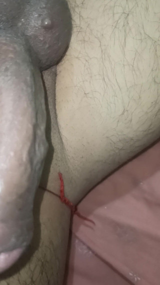 Deepak1989cage: Yengenin ateşli meme uçları ağızdan emiyor