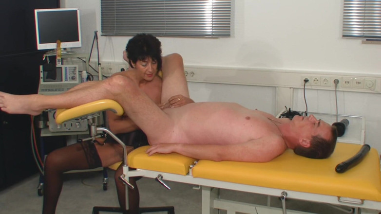 Rubber & Clinic Studio - 1ATOYS: Ordeñando 4 veces - trío cachondo