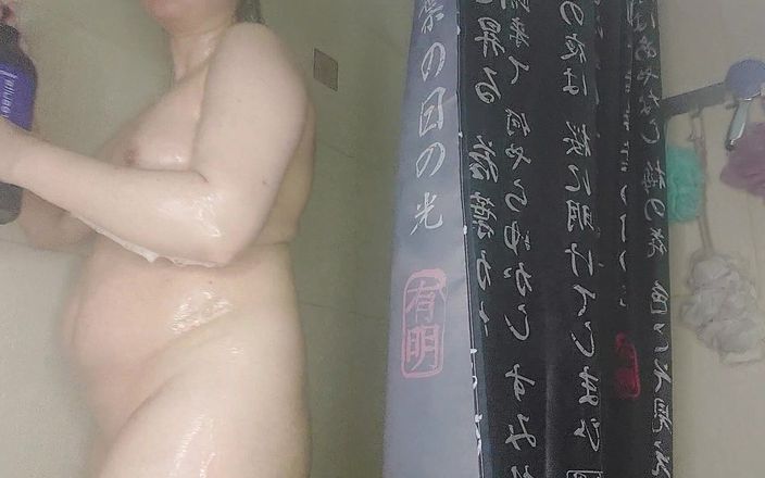 Nicolette69w: 裸体熟女洗澡