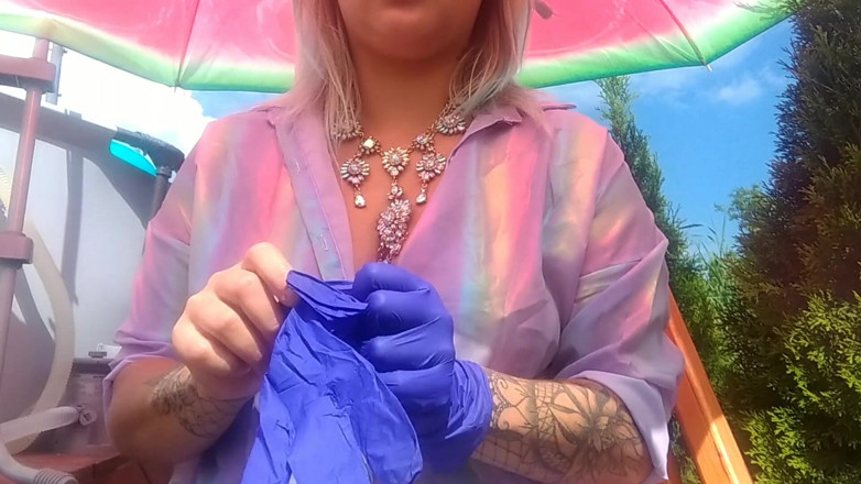LizAngel: Lateks dengan sarung tangan mengocok dildo karet