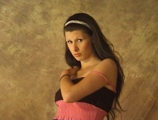 Flash Model Amateurs: Amateur girl rubs and fingers her snatch