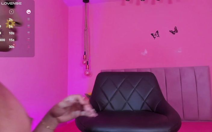 Brittany Gil: Brunetka księżniczka robi ahegao