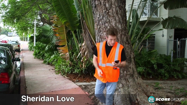 Scoreland: Sheridan Love: vnadná hvězda na cestách