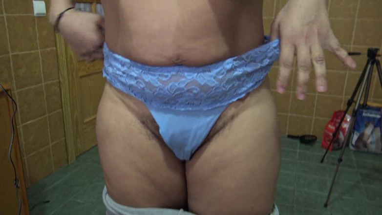 Souzan Halabi: British Indian Cleaning Maid Swallows Her Boss Huge Cumshot