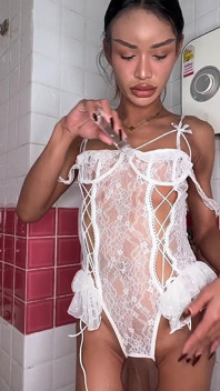 Ladyboy Alice distrugere anală