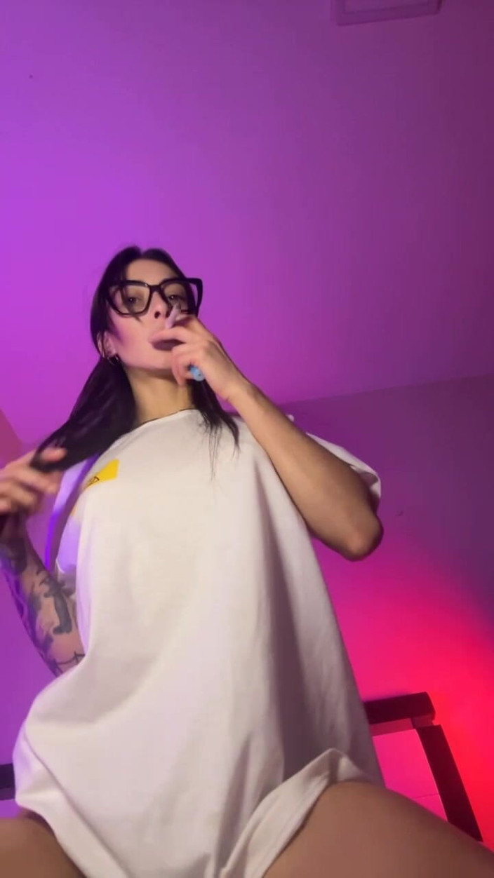 Fans of Sofia Sweetsecrett: Breites T-shirt, Musik Und Provokation