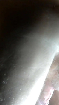 Tahání rotující dildo krémující můj zadek