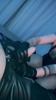 Btrucker77 Un dildo e una pelle che giocano