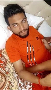 Video seks blowjob teman wanita desi India dengan teman lelaki bercium