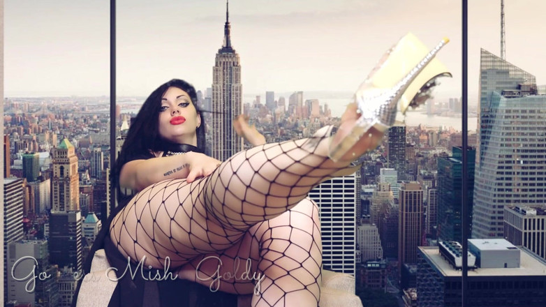 Goddess Misha Goldy: 내 새로운 하이힐에 감탄하고 인사할거야!