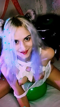 Yvie Lowe - festa de BALÃO de Halloween